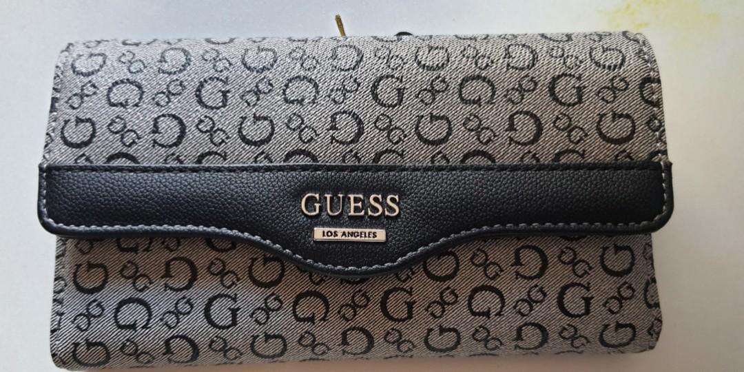 GUESS AUTHENTIC BRAND NEW WITH TAG long wallet with 14 card slots