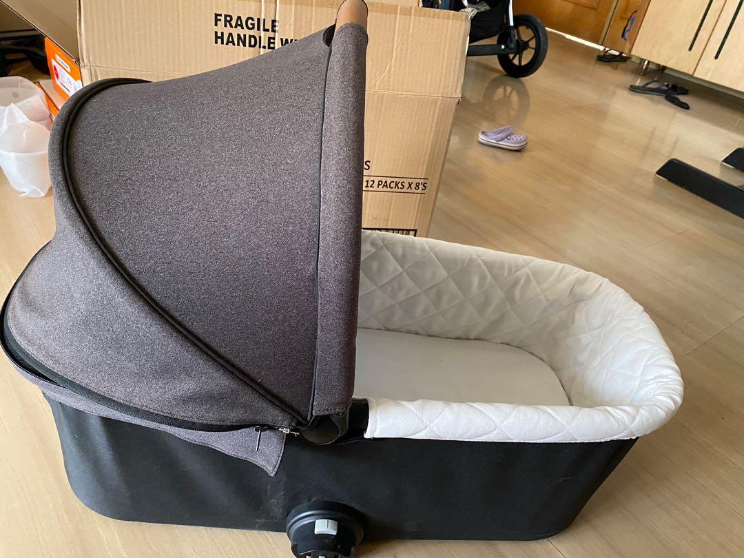 Baby Jogger City Select Deluxe Bassinet Pram