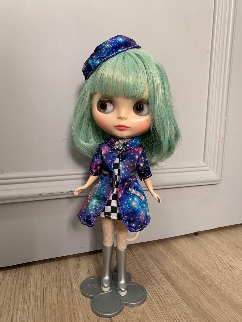 Ufo a top go go blythe