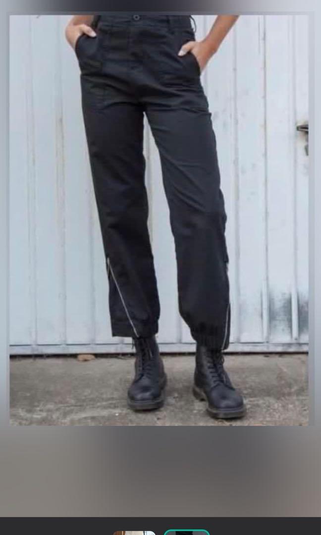 Brandy Melville Kim Cargo Pants in White , Women's Fashion, Bottoms