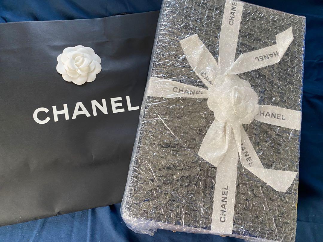 Chanel Double Flap Small Caviar (Category: Luxury Bags & Wallets) located in Manila. Submitted by vanya.tuazon (Listing ID 1087306974, Image 1). Description: On hand ☺️ complete inclusion 🥰.