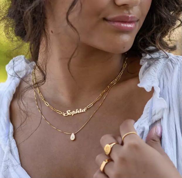 Girls in necklace cheap