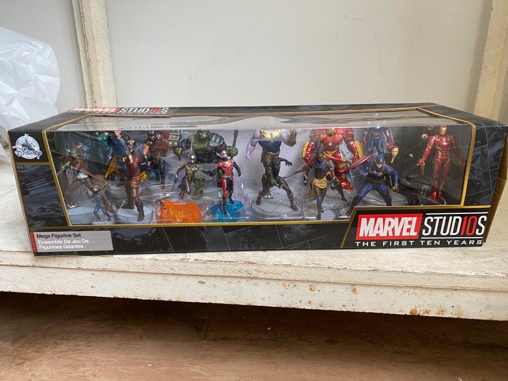 Disney marvel avengers store mega figurine set