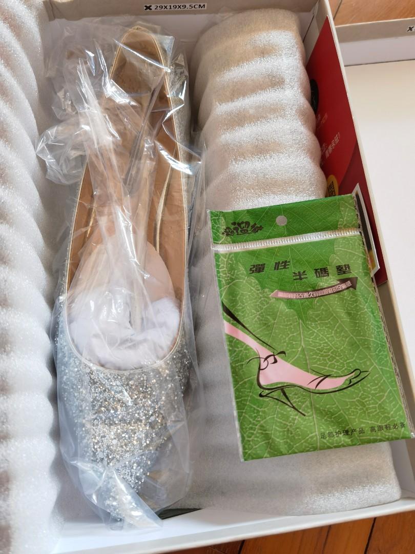 Glittering wedding shoes size 39 40 Women s Fashion Footwear