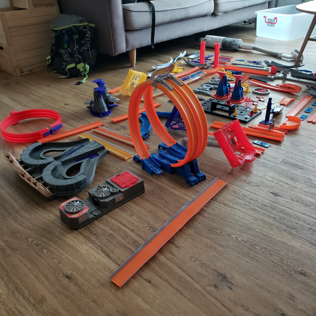 hot wheels exclusive track set