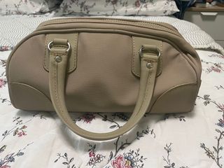 (Category: ) located in . Submitted by ubershopping (Listing ID 1087299899, Image 1). Description: .