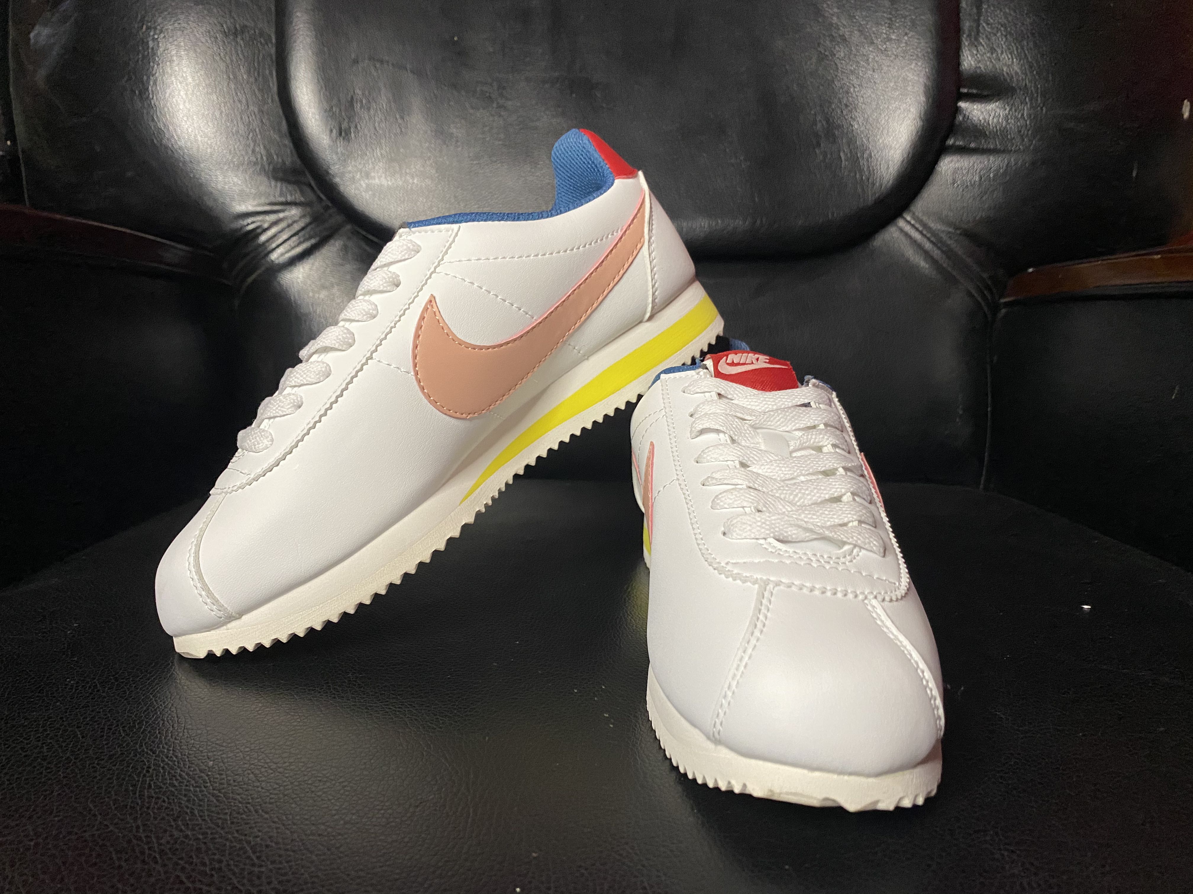 Coral nike store cortez