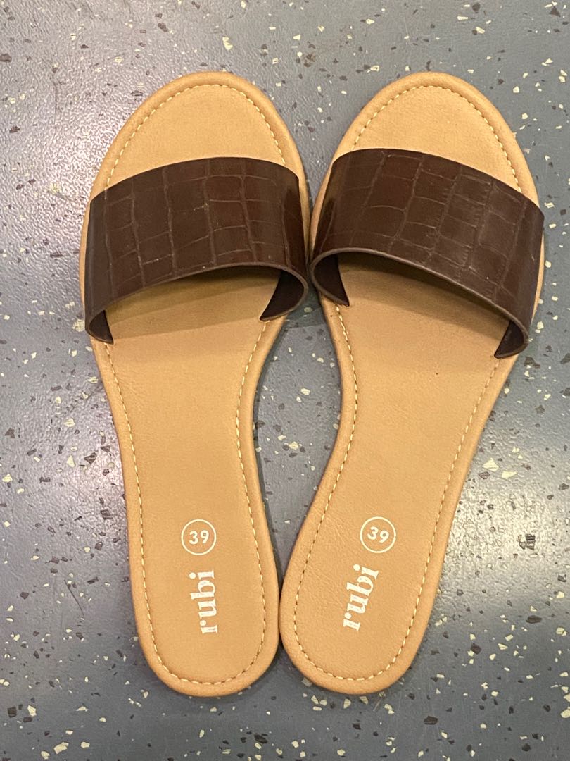Rubi Slides, Women's Fashion, Footwear, Flipflops and Slides on Carousell
