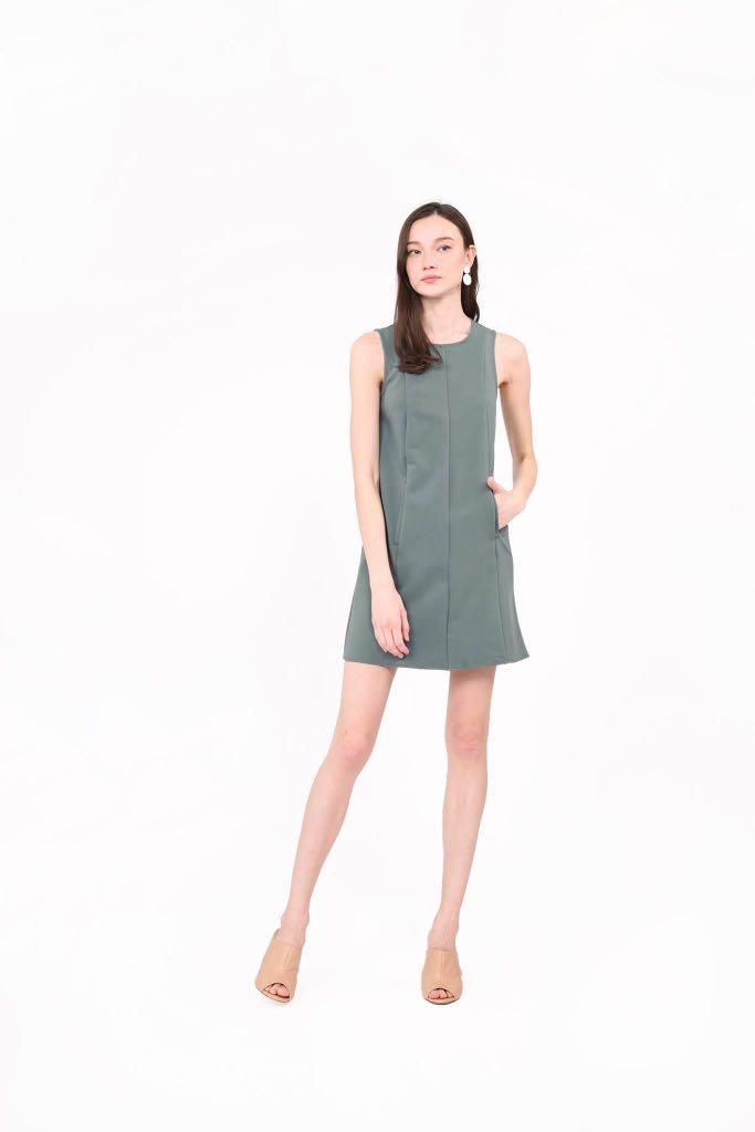 Rwb Caleigh Dress In Malachite Green Women S Fashion Dresses Sets Dresses On Carousell