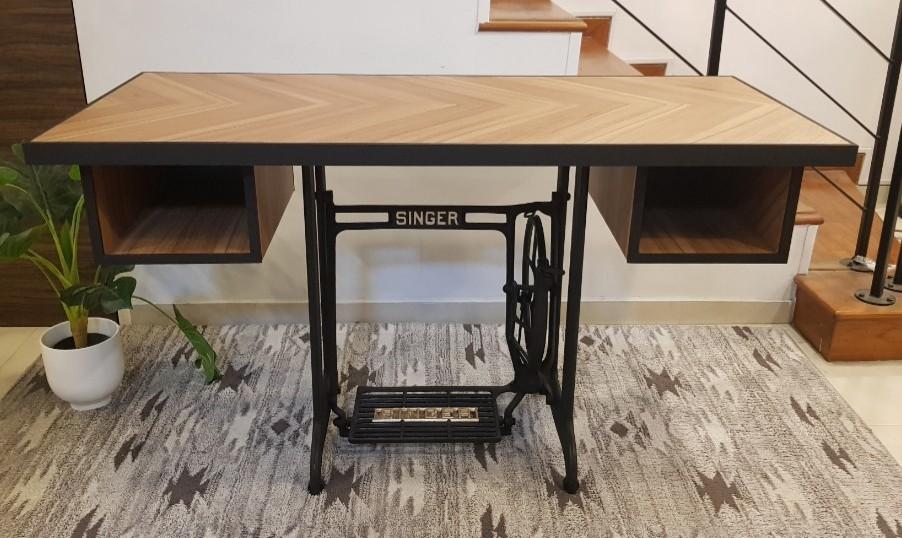 SEWING MACHINE STUDY TABLE