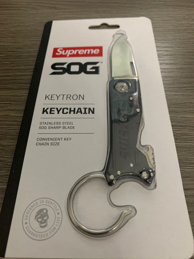 Supreme SOG Keytron Folding Knife( Black), 其他, 其他- Carousell