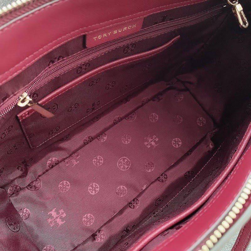 NWT) TORY BURCH - EMERSON TOP ZIP TOTE 64188, Luxury, Bags & Wallets on  Carousell