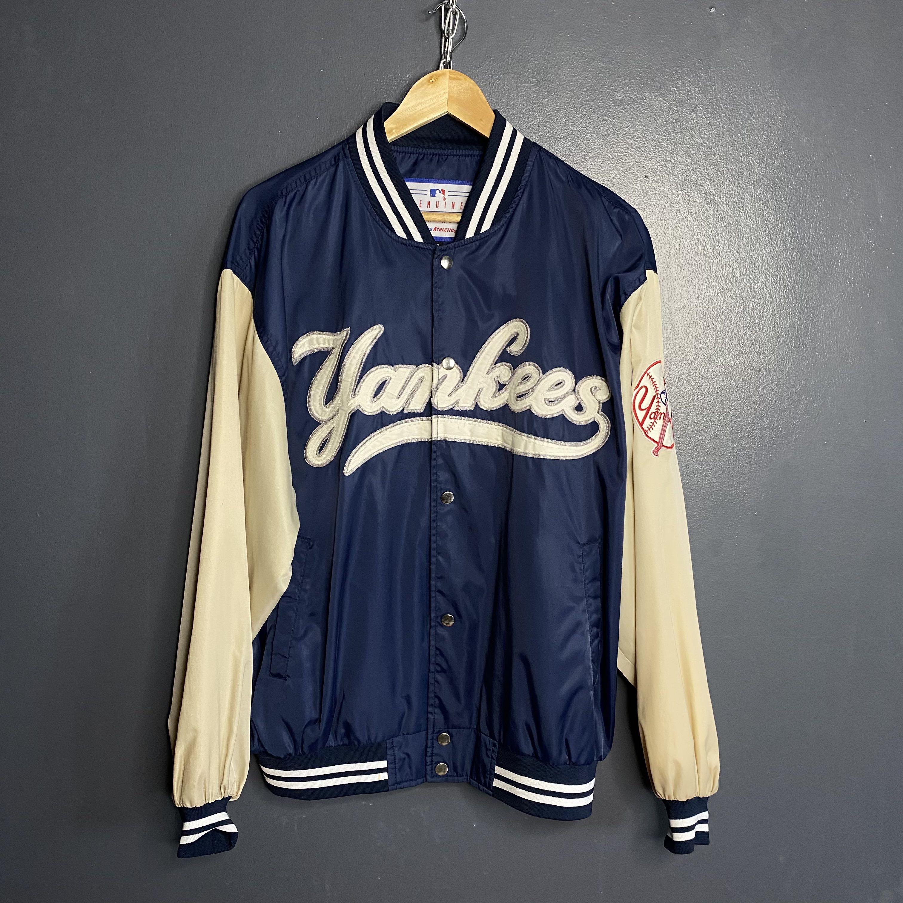 Nike NY Yankees jacket, Men's Fashion, Coats, Jackets and Outerwear on  Carousell