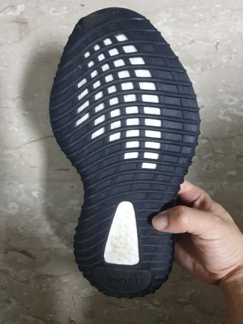 Yeezy boost 350 V2, Men's Fashion, Footwear, Sneakers on Carousell