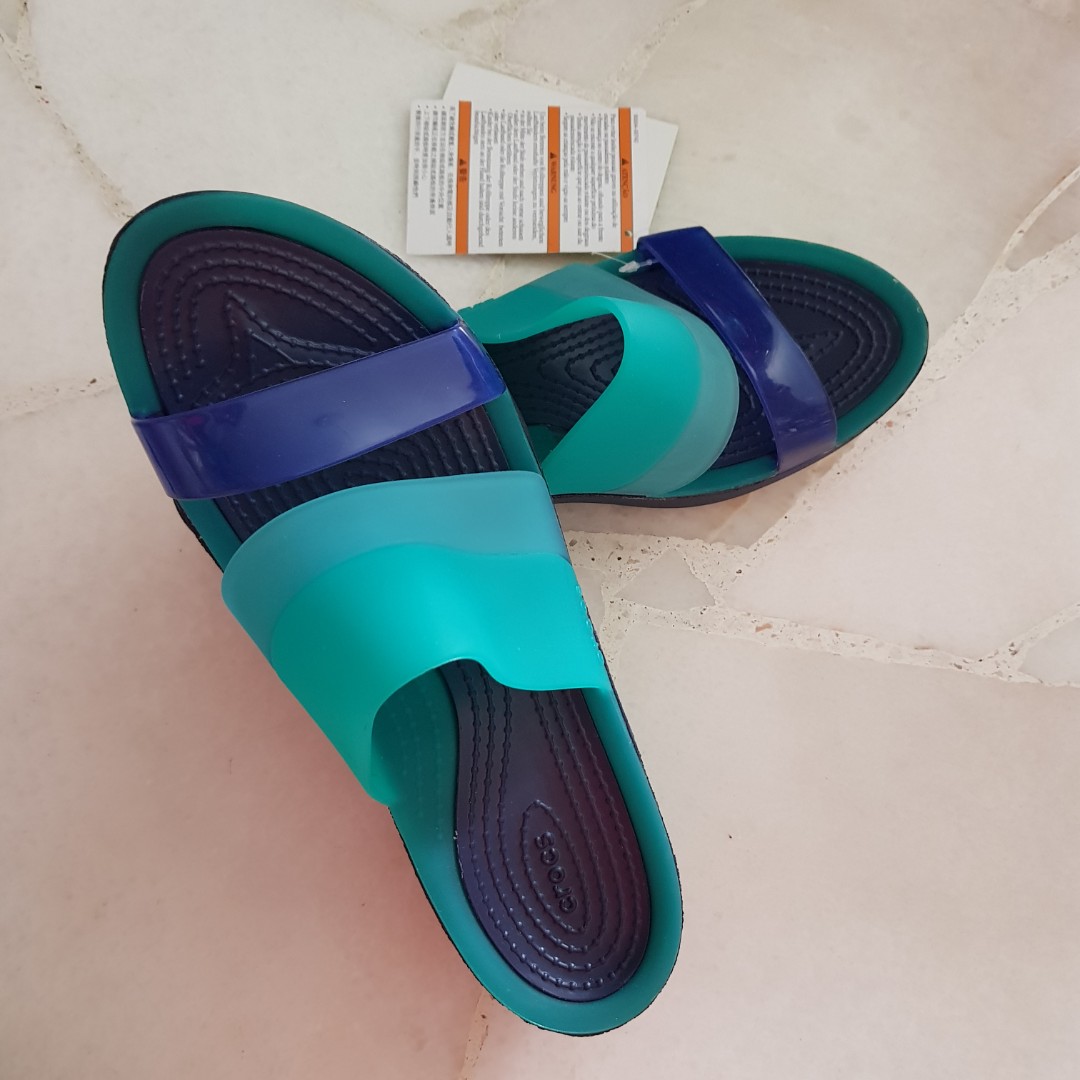 Crocs color deals block