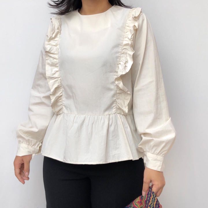 cream Blouse ruffle, Fesyen Wanita 
