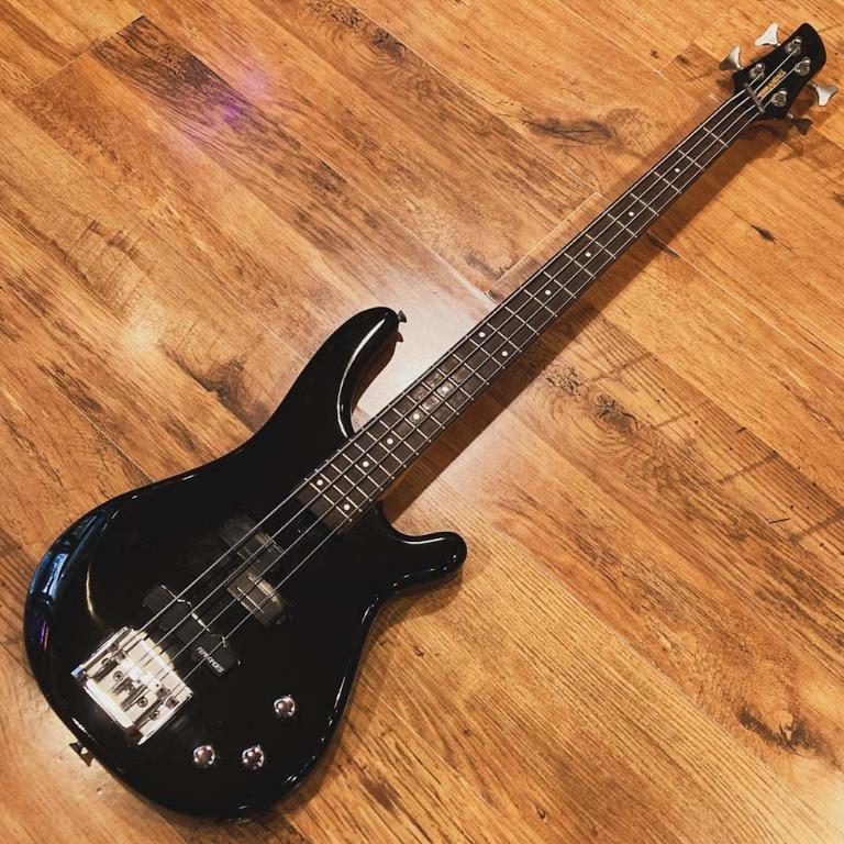 Fernandes FRB-40 Revolver Bass (Made in Japan), Hobbies & Toys
