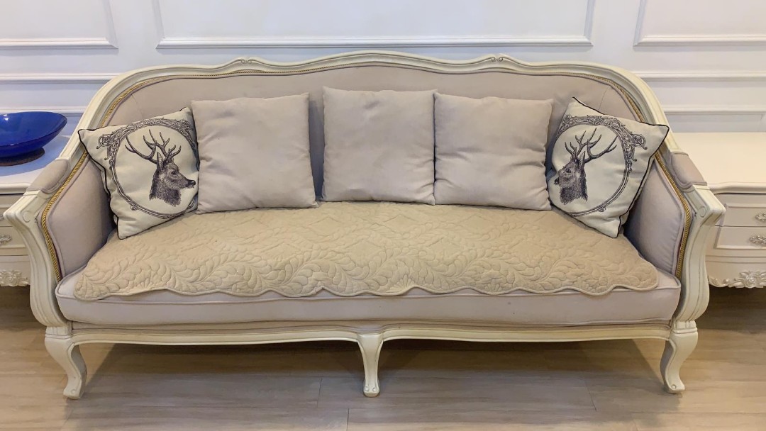 French/ Victorian Sofa, Furniture & Home Living, Furniture, Sofas on