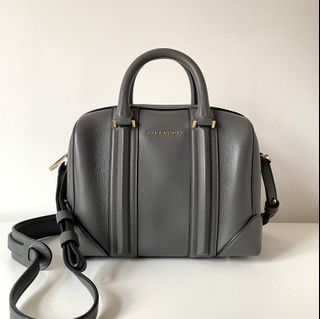(Category: ) located in . Submitted by shopwithgg (Listing ID 1087490557, Image 1). Description: .