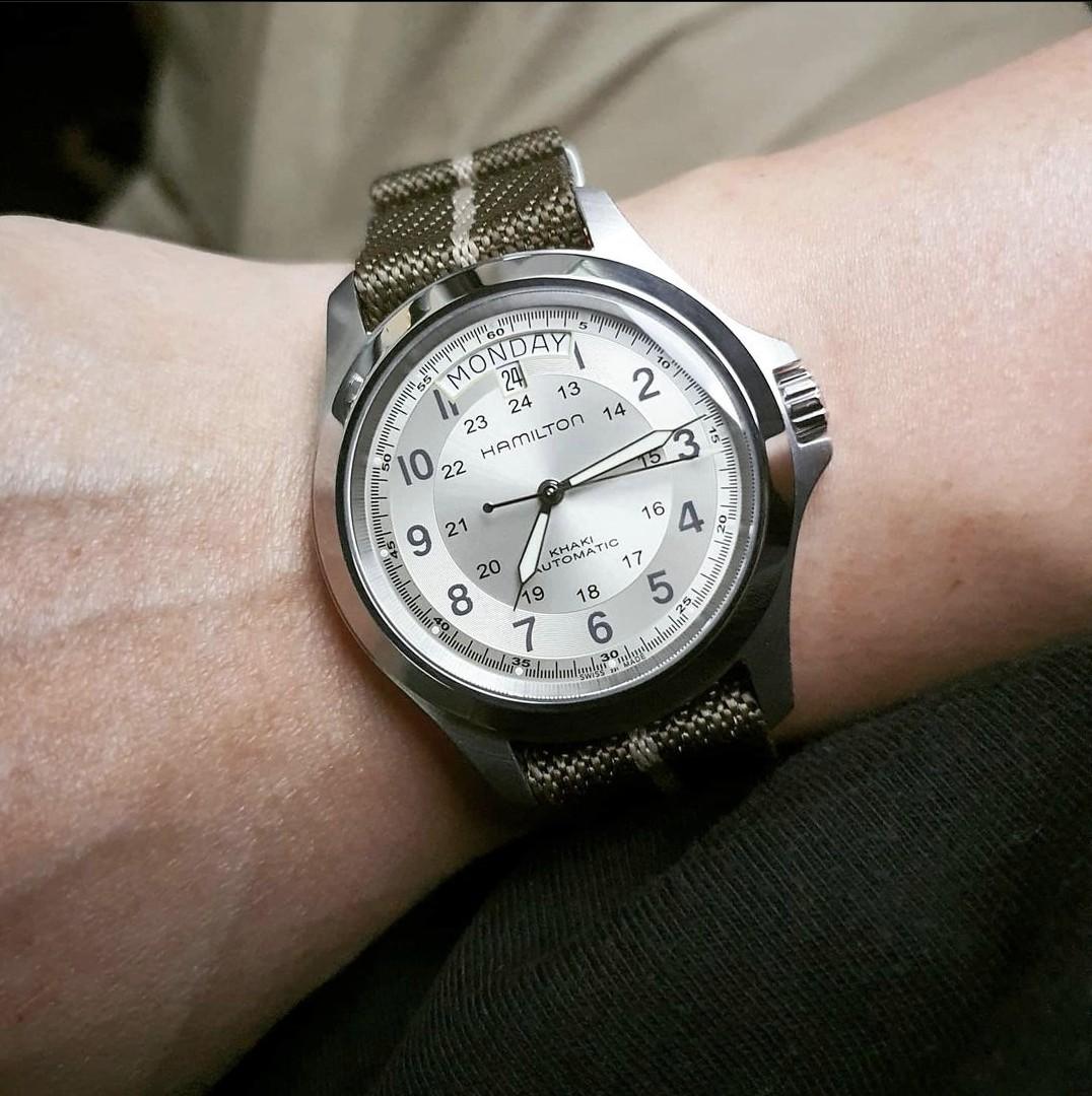Khaki field king store auto