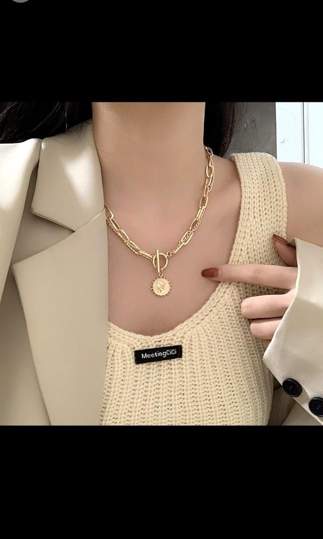 Luxury VA Brand Clover Designer Pendant Necklaces Gold Black Blue White  Pink Red Green Stone Sweet Flower 15mm 4 Leaf Choker Necklace01 From  Fourclover, $14.13 | DHgate.Com