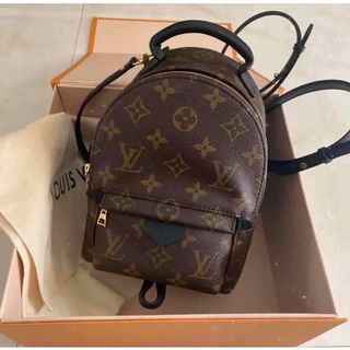 (Category: ) located in . Submitted by luxury_district.korea (Listing ID 1087652717, Image 1). Description: .