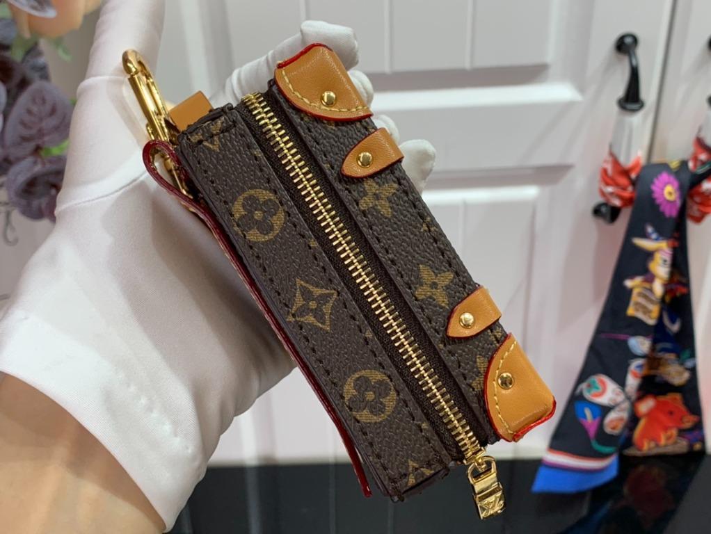 UNBOXING, Louis Vuitton, SOFT TRUNK BACKPACK BAG CHARM AND KEY HOLDER IN  MONOGRAM