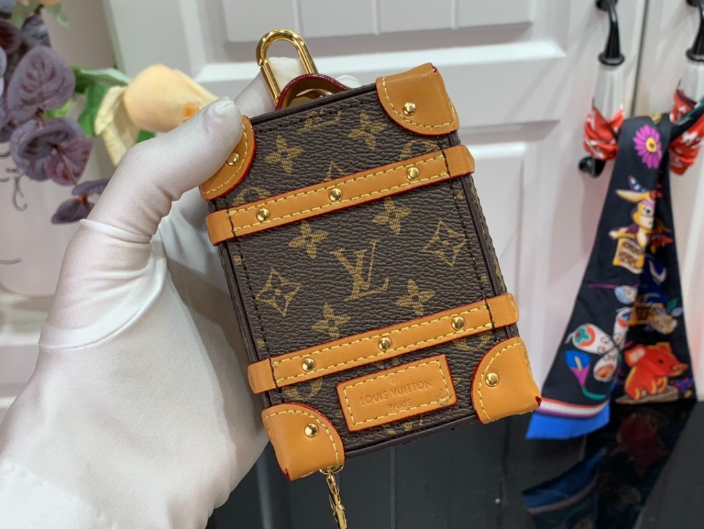 LV SOFT TRUNK BACKPACK BAG CHARM AND KEY HOLDER