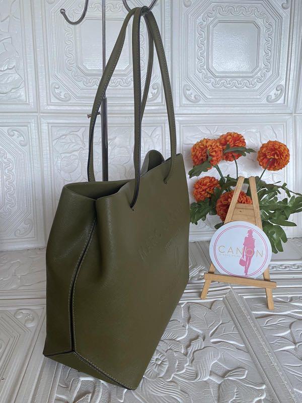 Marc Jacobs Logo Shopper East-West Tote in Army Green, Luxury, Bags &  Wallets on Carousell