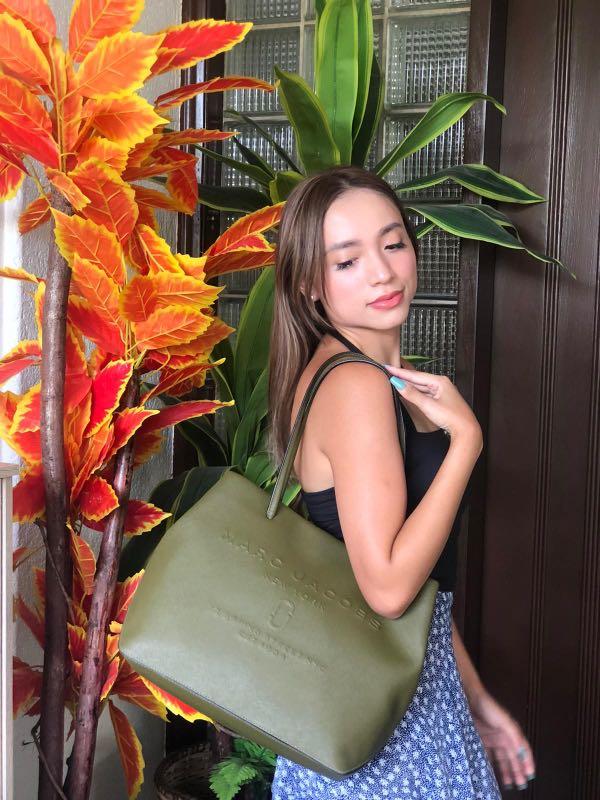 Bags, Marc Jacobs Logo Shopper Eastwest Tote Oliver Green