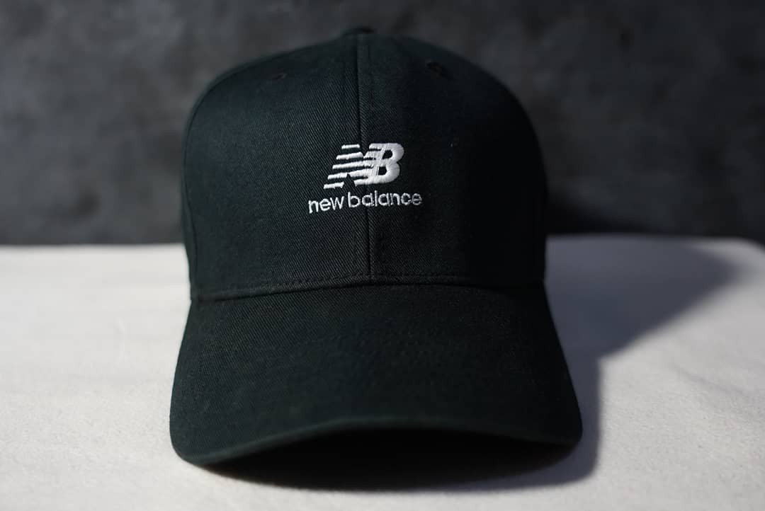 New Balance Small Logo Cap, Fesyen Pria 