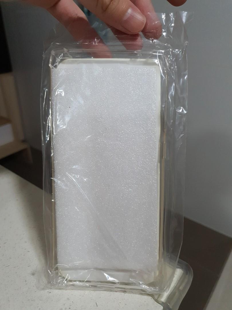 note 20 plus case (Category: Cases & Sleeves) located in Singapore. Submitted by cybernick (Listing ID 1087594480, Image 2). Description: Brand new. Bought wrong case for my phone. Meetup at Boonkeng or free postage..