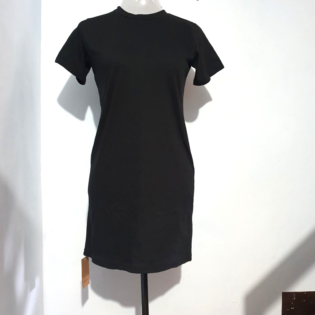 Plain black dress, Women's Fashion ...