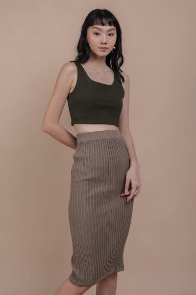 TTR Dan Basic Top (Category: Sleeveless) located in Singapore. Submitted by elleeeec (Listing ID 1087615717, Image 2). Description: Hi! Am selling TTR Dan Basic Top in black, olive green and maroon! All used barely twice and in extremely good condition! All three pieces are in size XS but material is stretchy so if you wear EU 34/36, it’ll definitely fit! Pm me for more pics! Retails for $29.90 per piece! .