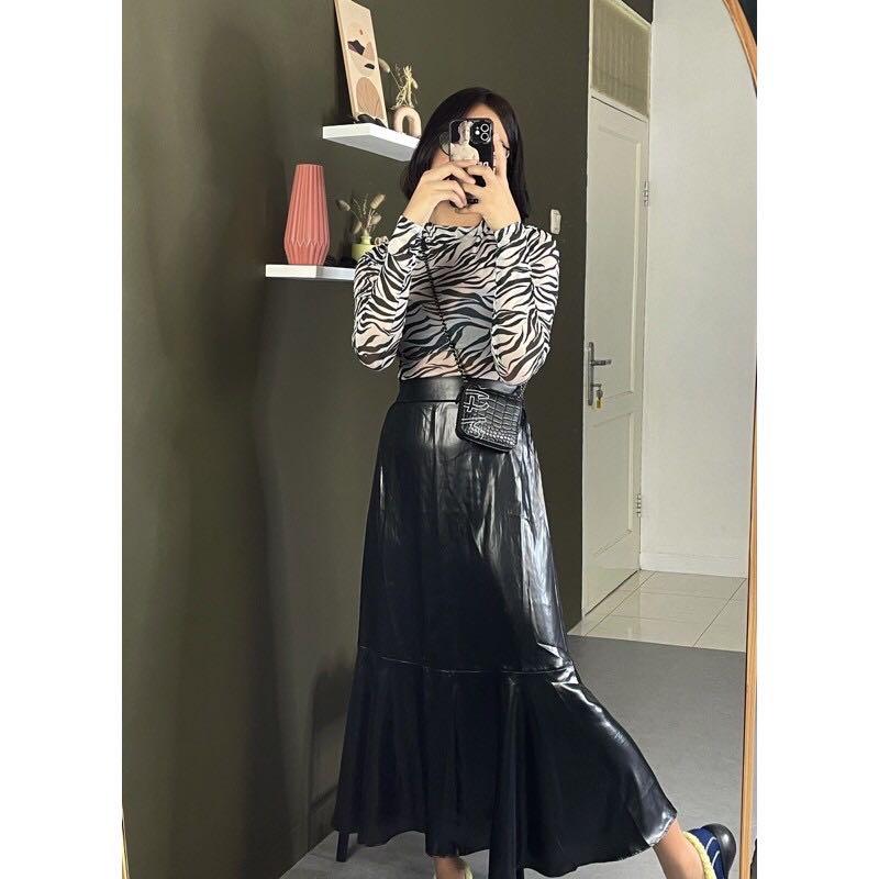 Catha Leather Black Midi Skirt, Fesyen Wanita, Pakaian Wanita