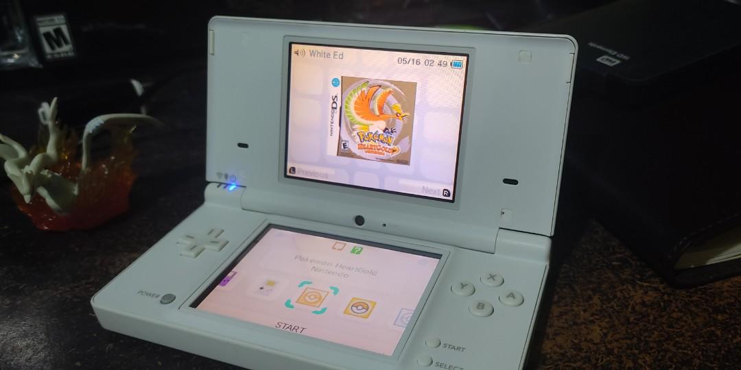 Nintendo dsi best sale pokemon white edition