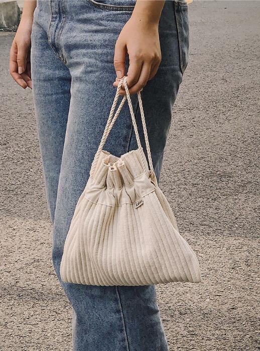 韓國代購: LUFF cotton pouch, 女裝, 手袋及銀包, 長銀包- Carousell