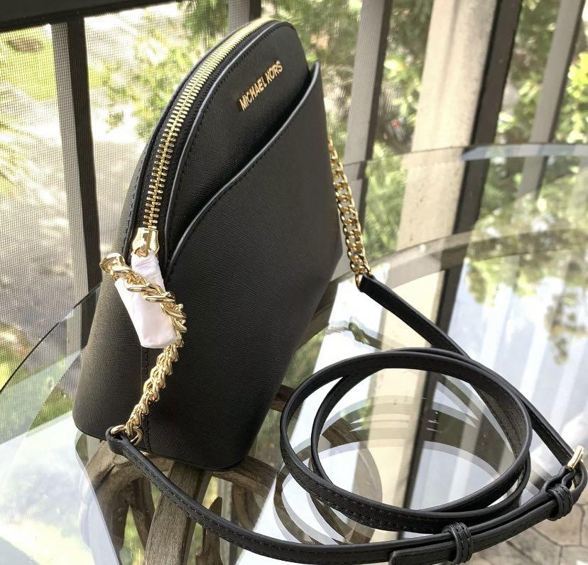 Michael Kors Women Lady Leather Black Crossbody Bag Handbag Messenger Purse MK (Category: Bags & Wallets) located in Montreal. Submitted by bestlegitworldwideseller (Listing ID 1087690289, Image 1). Description: Michael Kors Tag is listed as a medium but looks Small to us. Please check out the dimensions. Approximate measurements: 8.7"(L)/ 6.7"(H)/ 3.5"(W) 100% Authentic or your Money Back===Always MICHAEL KORS Jet Set Travel Medium Dome Crossbod