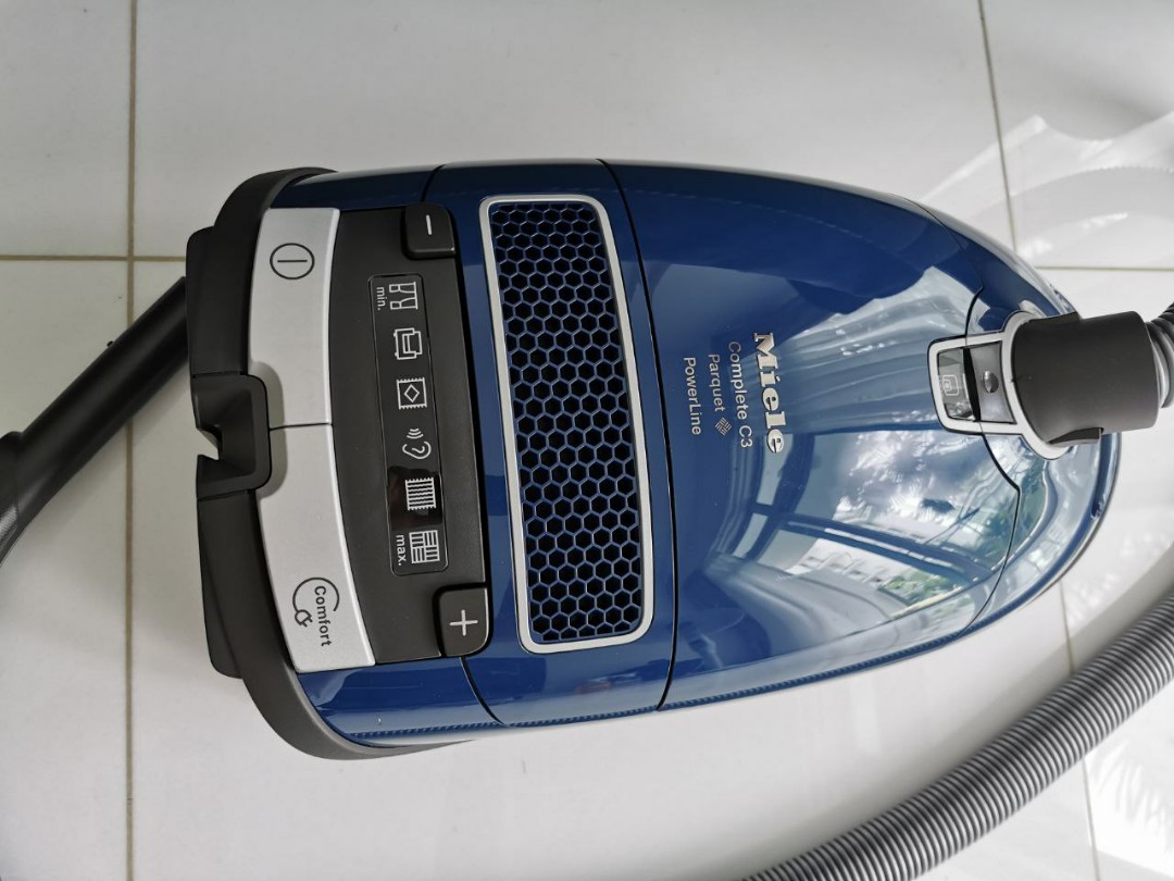 Miele Vacuum Cleaner. Barely used, TV & Home Appliances, Vacuum Cleaner