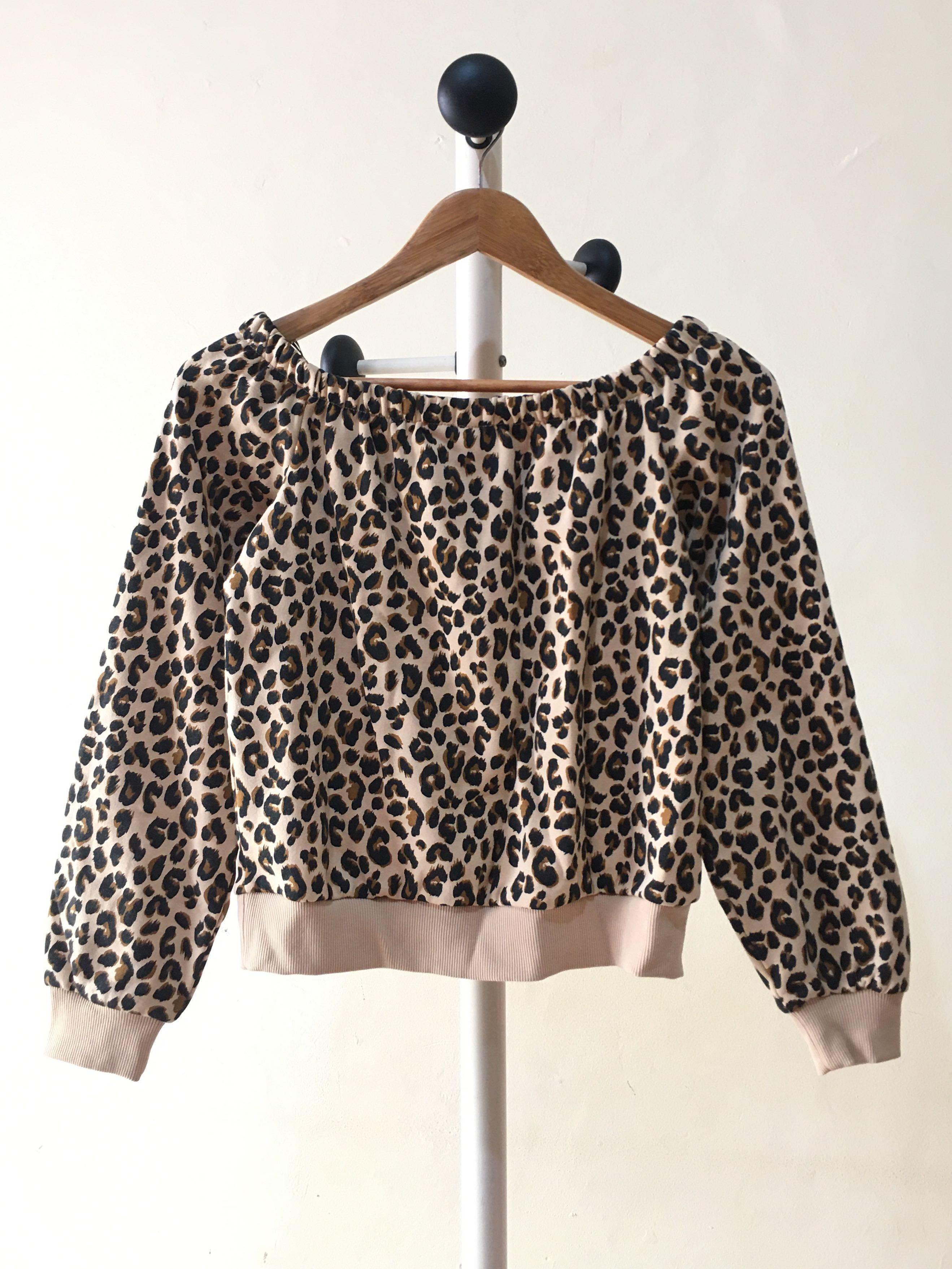 Leopard best sale sweatshirt h&m