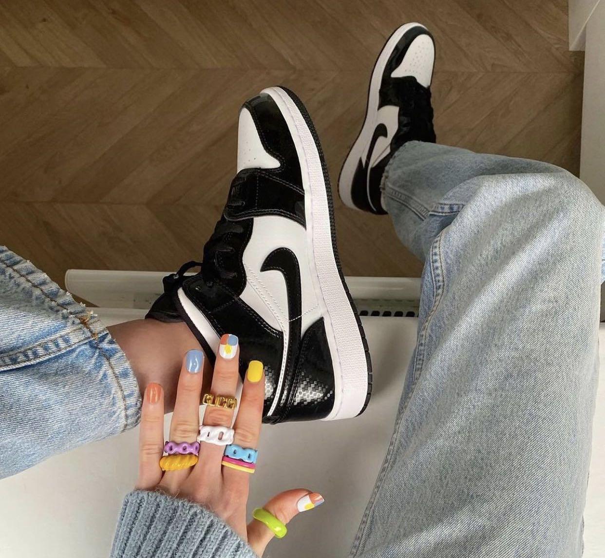 Nike Air Jordan 1 Mid Carbon Fiber, Women's Fashion, Footwear, Sneakers on  Carousell