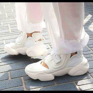 Nike aqua rift on feet sales