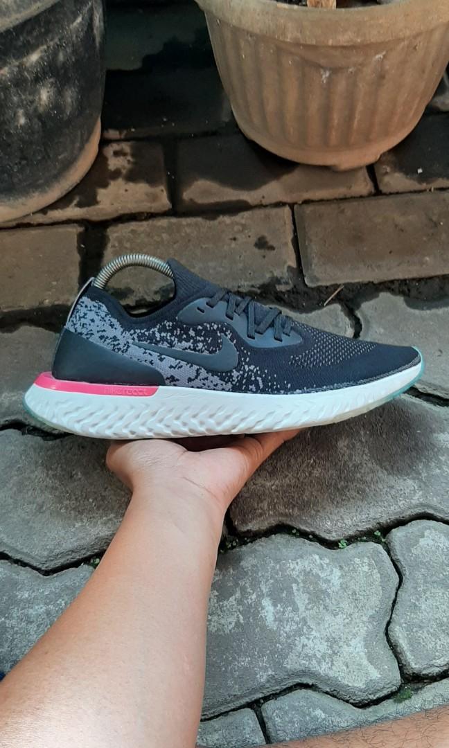 Nike epic react flyknit, Fesyen Pria 
