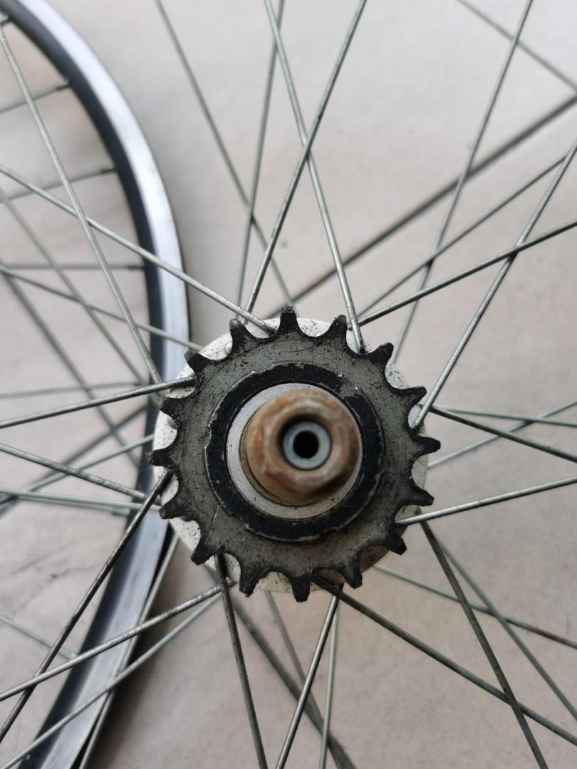 Novatec Fixie Fixed Gear Rims with 16T Cog Like New, Sports Equipment