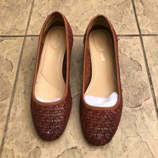 (Category: ) located in . Submitted by junkclosets (Listing ID 1087677358, Image 1). Description: .