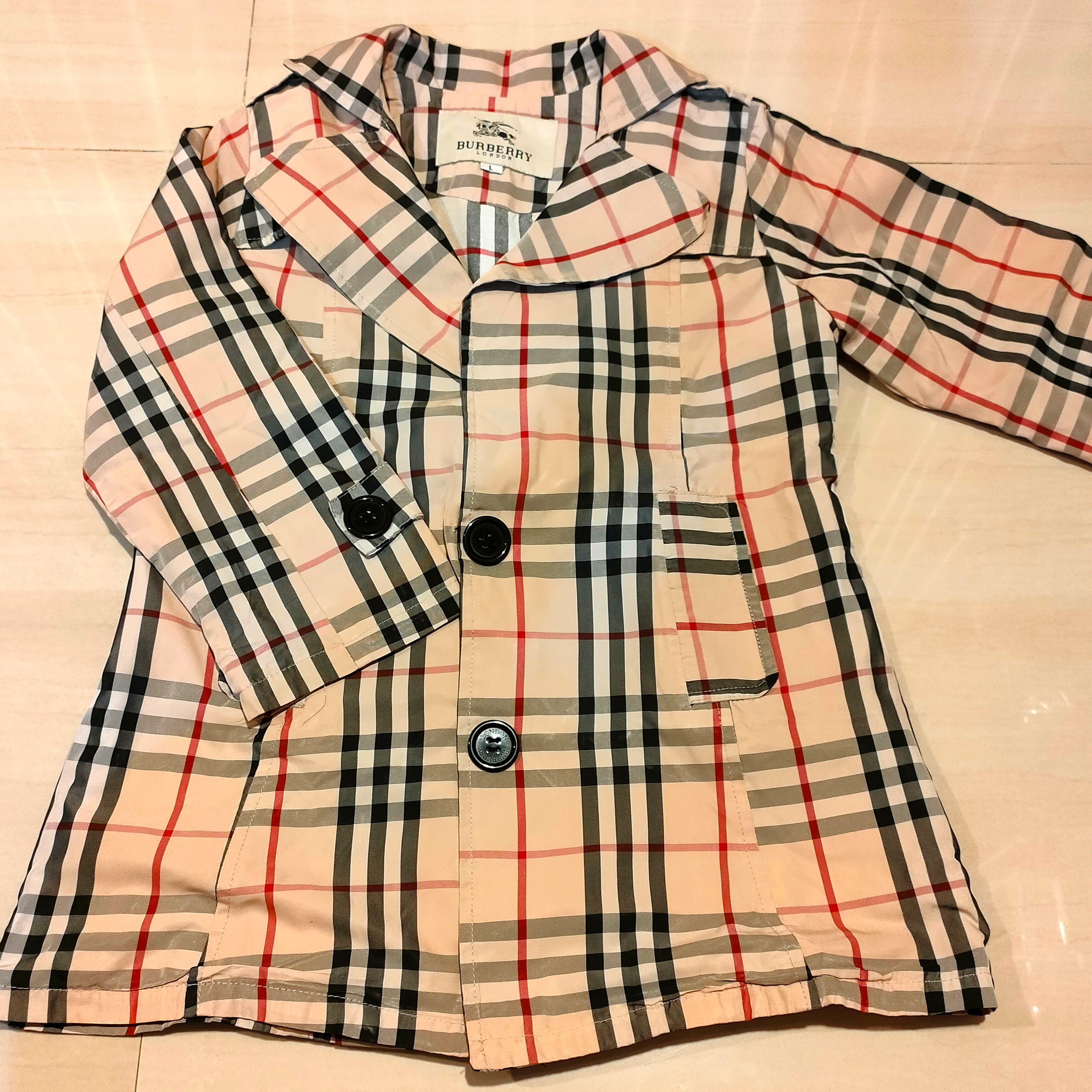 Outer Burberry, Bayi & Anak, Baju Anak Perempuan, 4 hingga 7 tahun di  Carousell