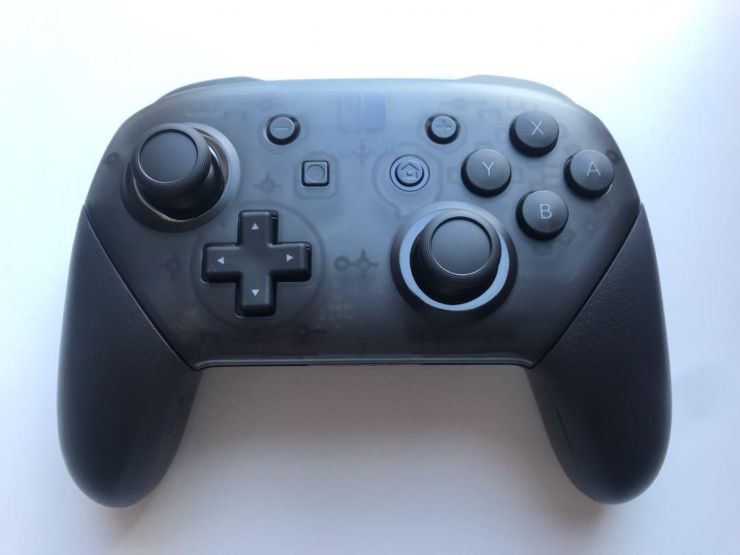 Pro Controller Switch （分類：手掣）位於 Hong Kong。 由 designated_space 提交（商品編號 1087701433，圖片 2）。簡介： 新淨，95% new 100%正常 已過保養，有盒，有全新充電線。