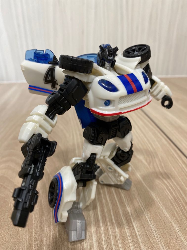 Transformers reveal the shield outlet jazz