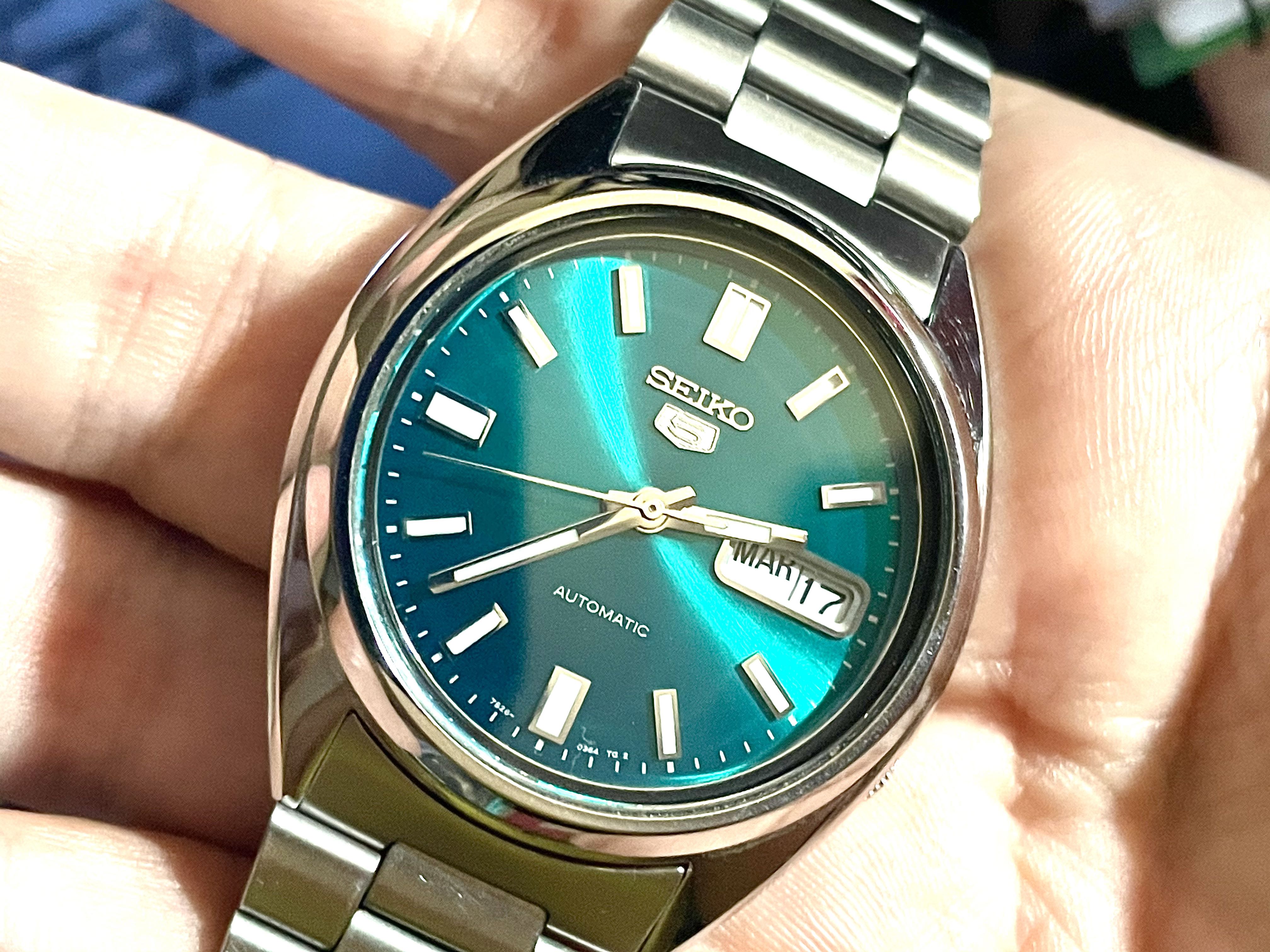 Seiko 5 Vintage - Rare Green, Men's Fashion, Watches & Accessories, Watches  on Carousell