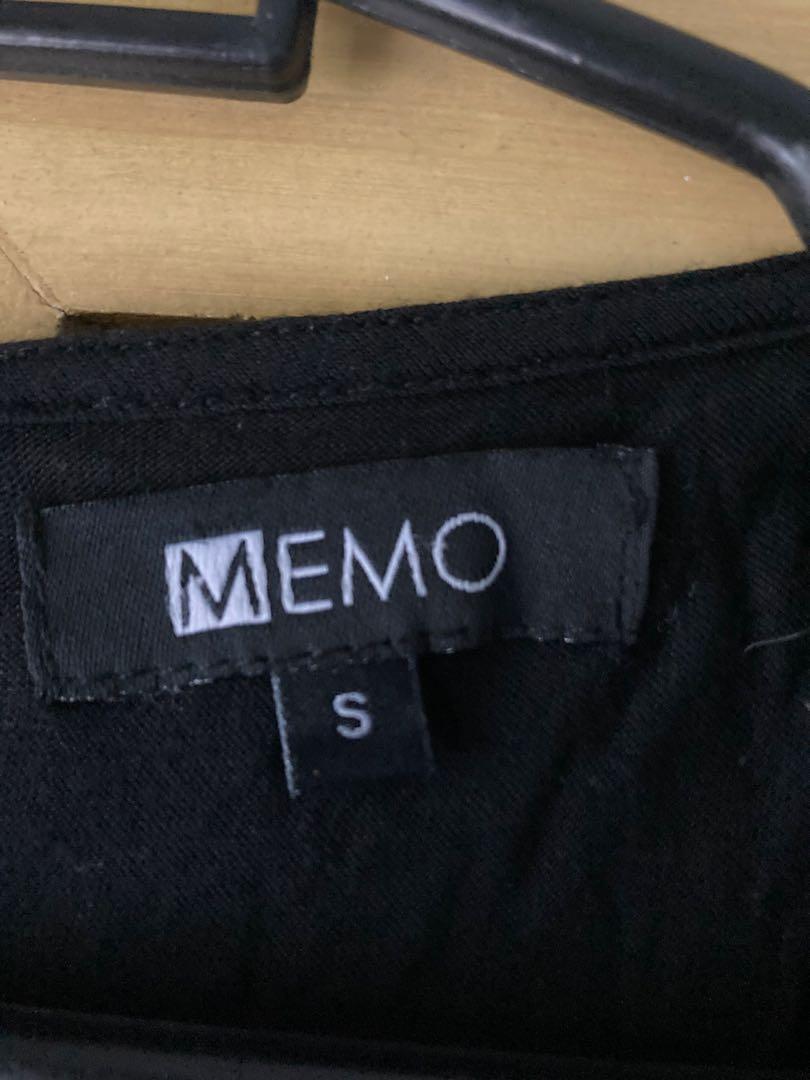 (Small / Medium) Printed Memo Black and White Sleeveless Blouse (Category: Sleeveless) located in Quezon City. Submitted by mtvls (Listing ID 1087756153, Image 3). Description: Cute sleeveless top with black and white design from Memo. .